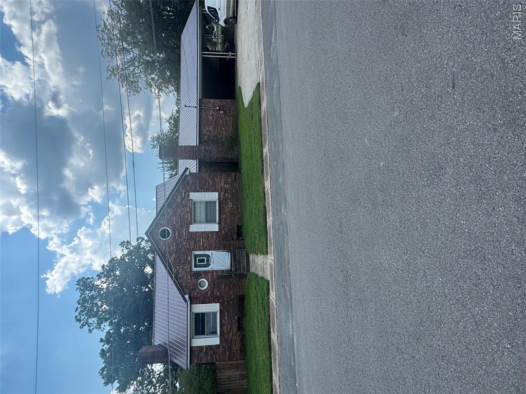 Photo 1 of Single family home for sale at 211 W Fannetta St, Dexter, MO 63841 | MLS# MIS26057345 | Listing updated on 2026-09-04