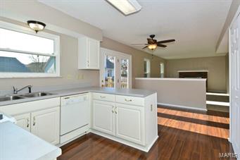 2nd image of 10 Silverdale Ct, Saint Charles, MO 63303 | MLS# MIS14064324