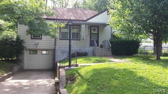 Homes for sale in Saint Ann, MO | 3430 Eastridge Ln, Saint Ann, MO 63074 | MLS# MIS15016760