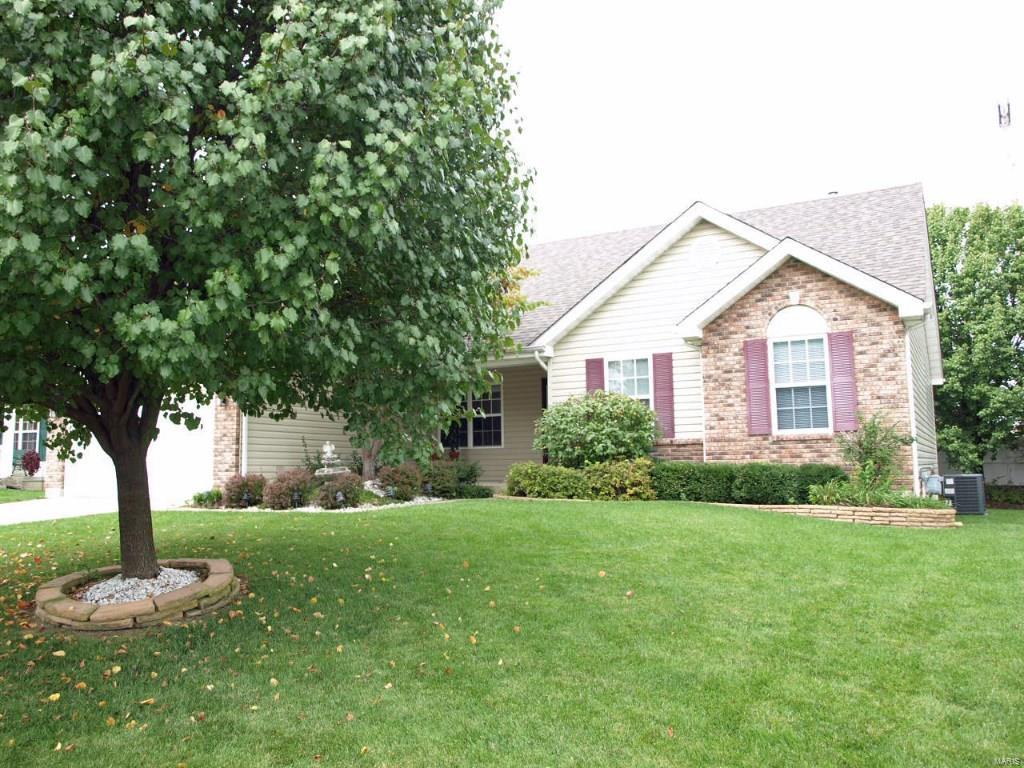 2nd image of 1917 Williamstown Dr, Saint Peters, MO 63376 | MLS# MIS15065321