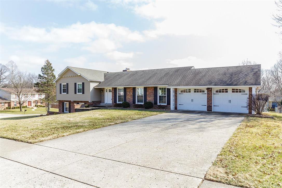 1st image of 20 Shawnee Dr, Saint Charles, MO 63301 | MLS# MIS16009036