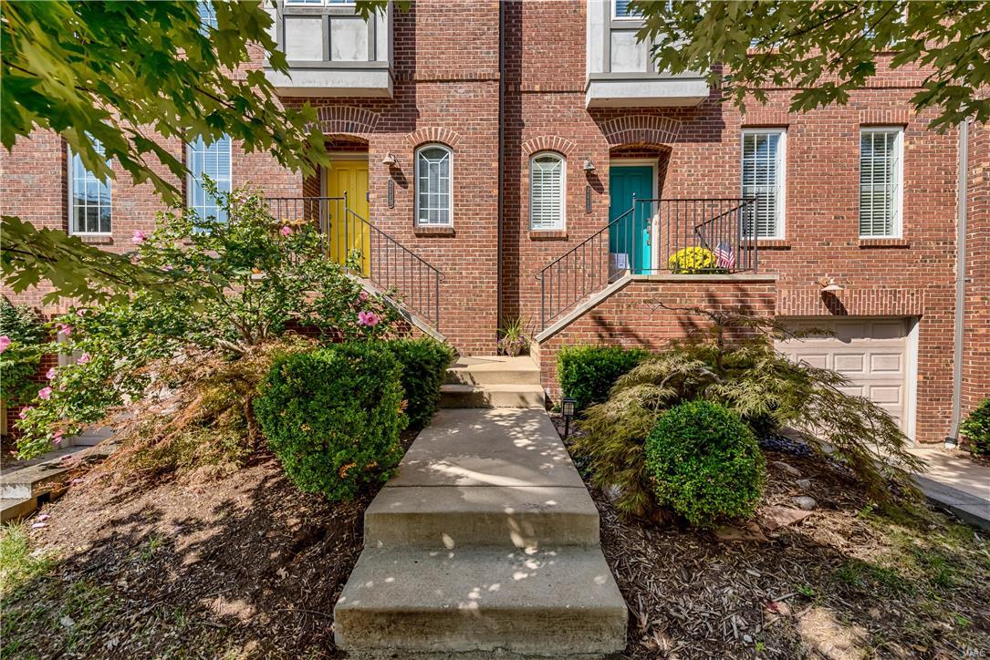 Homes for sale in Saint Louis, MO | 2113 Dogtown Walk, Saint Louis, MO 63139 | MLS# MIS16010012