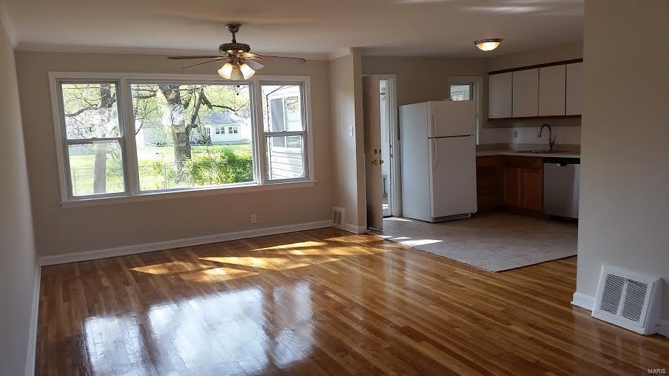 Homes for sale in Saint Louis, MO | 10128 Ashbrook Dr, Saint Louis, MO 63137 | MLS# MIS16021994