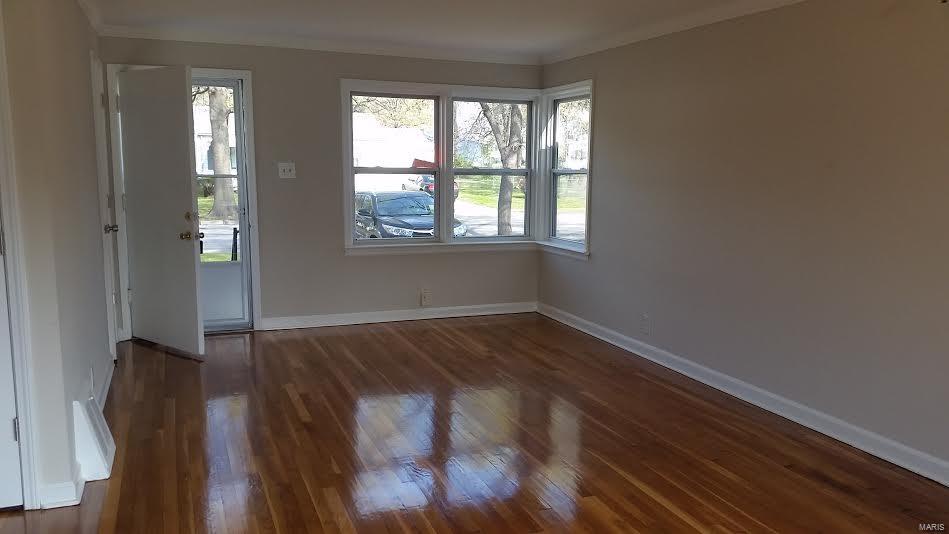 Homes for sale in Saint Louis, MO | 10128 Ashbrook Dr, Saint Louis, MO 63137 | MLS# MIS16021994