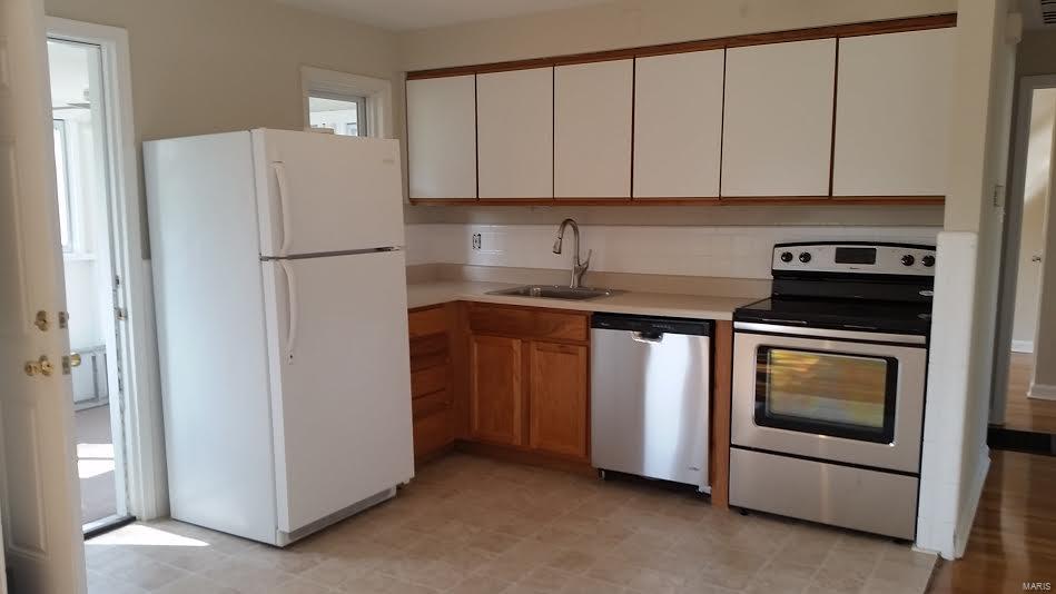 Homes for sale in Saint Louis, MO | 10128 Ashbrook Dr, Saint Louis, MO 63137 | MLS# MIS16021994