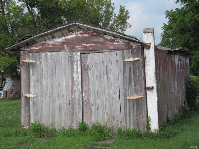 Homes for sale in Wilsonville, IL | 105 Hellmuth, Wilsonville, IL 62093 | MLS# MIS16054370