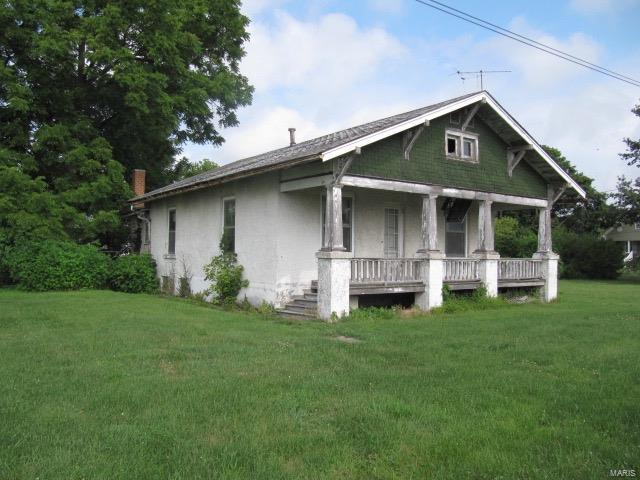 Homes for sale in Wilsonville, IL | 105 Hellmuth, Wilsonville, IL 62093 | MLS# MIS16054370