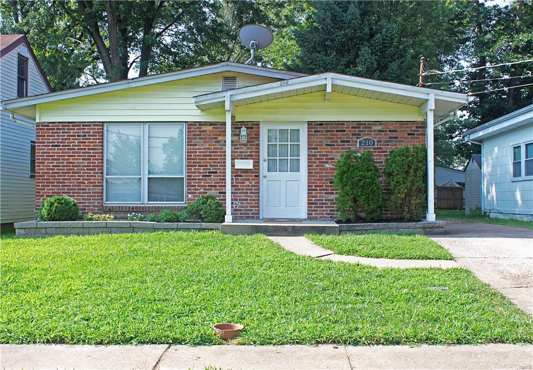 Homes for sale in Saint Louis, MO | 210 Monica Dr, Saint Louis, MO 63127 | MLS# MIS16057204