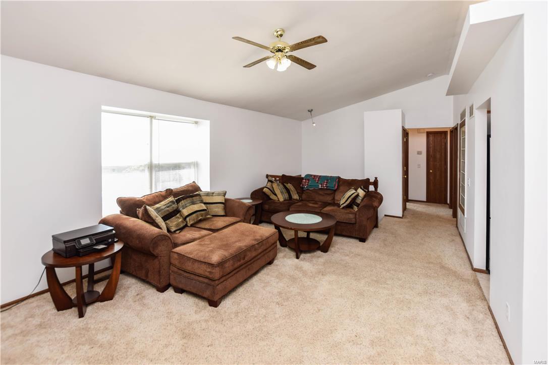 Homes for sale in Saint Charles, MO | 1690 Chapman Ct, Saint Charles, MO 63303 | MLS# MIS16064683