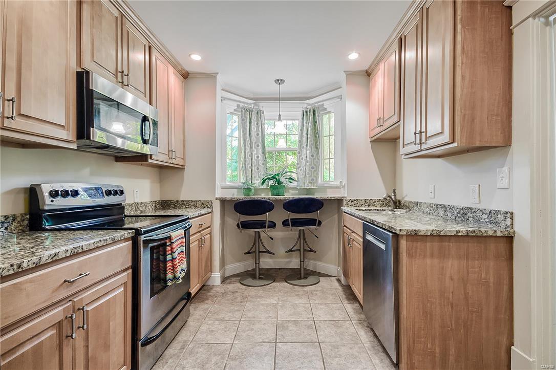 Homes for sale in Saint Louis, MO | 7385 Arlington Dr, Saint Louis, MO 63117 | MLS# MIS16076635