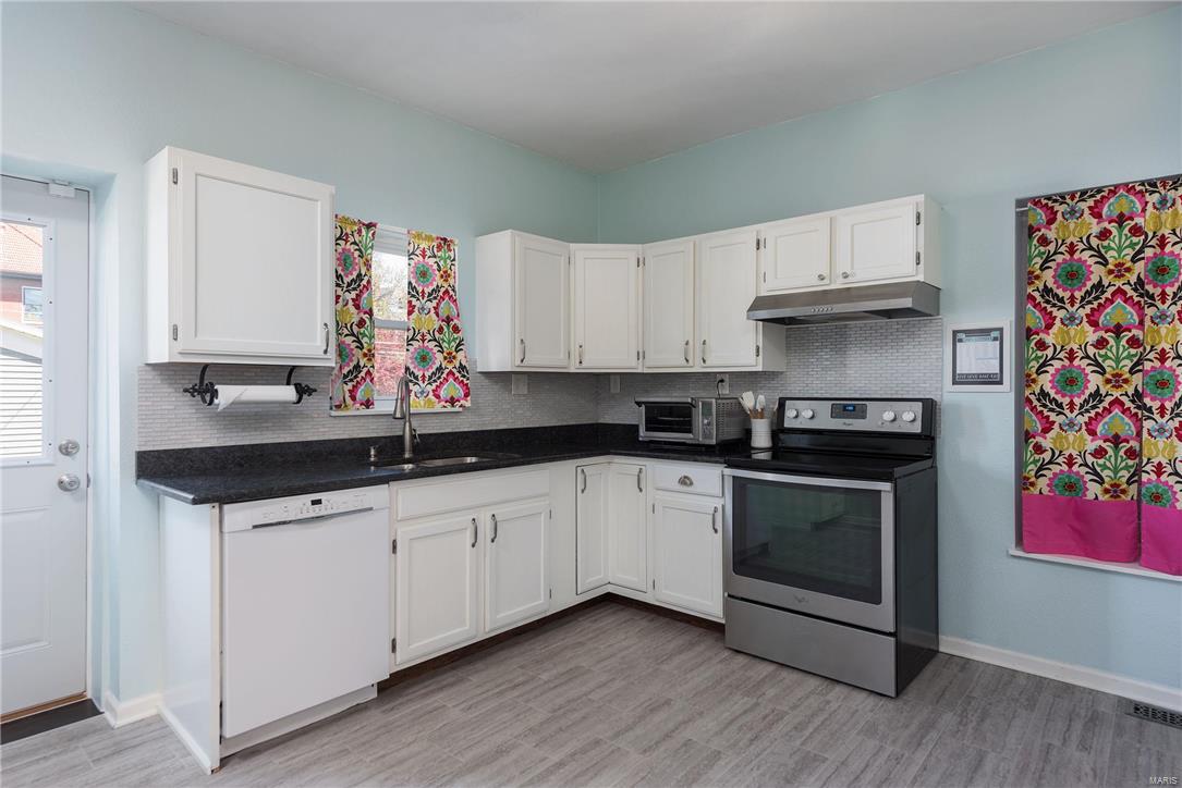 Homes for sale in Saint Louis, MO | 4161 Flad Ave, Saint Louis, MO 63110 | MLS# MIS17017828