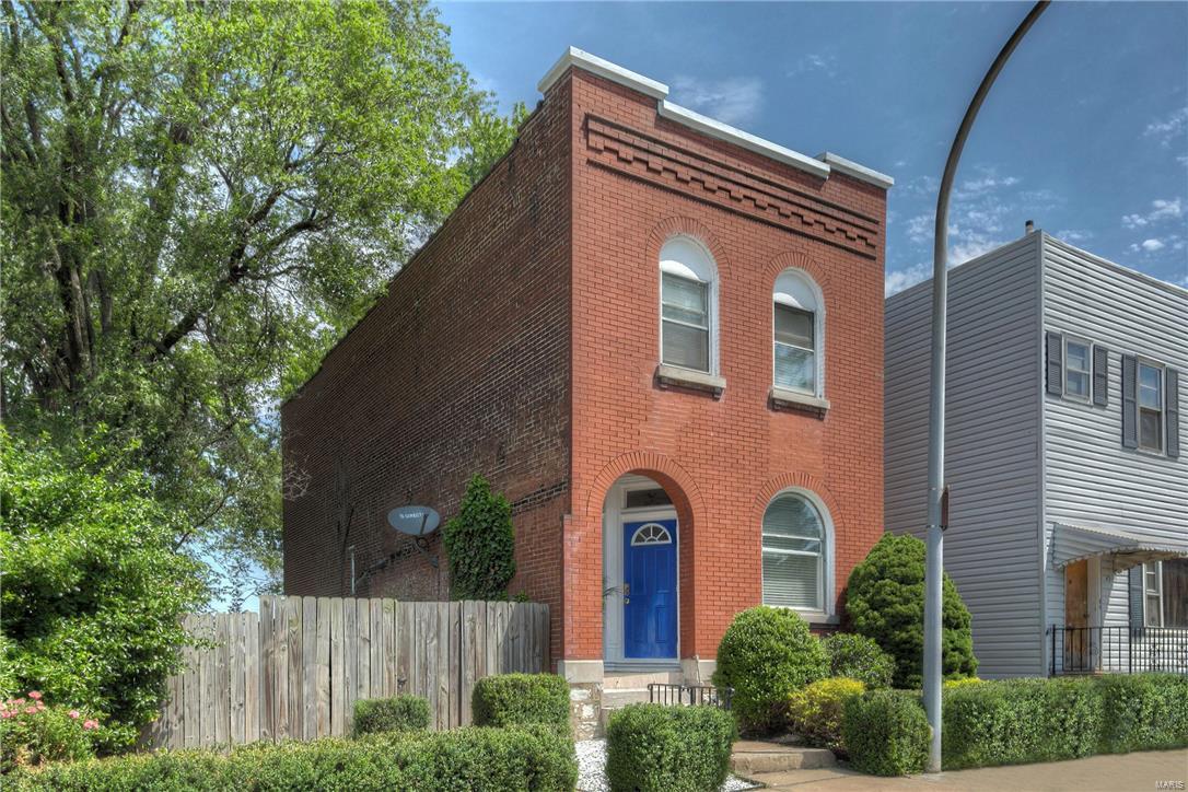 Homes for sale in Saint Louis, MO | 4317 Humphrey St, Saint Louis, MO 63116 | MLS# MIS17039448