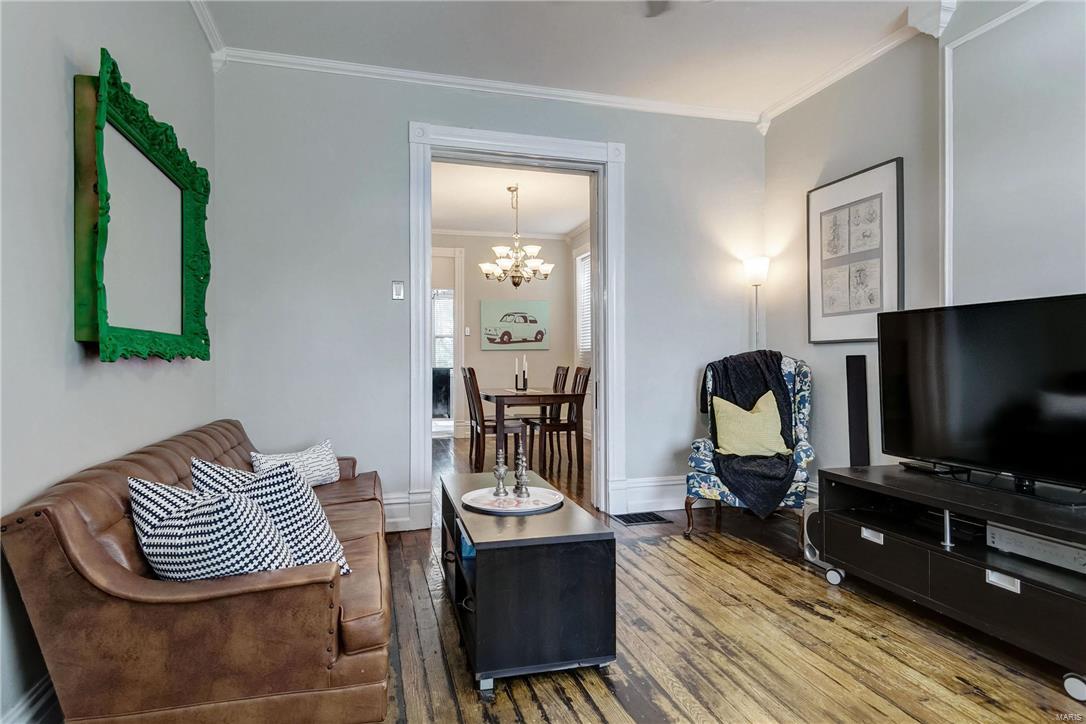 Homes for sale in Saint Louis, MO | 4317 Humphrey St, Saint Louis, MO 63116 | MLS# MIS17039448