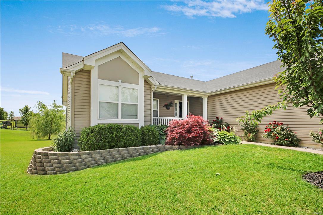 Homes for sale in Lake Saint Louis, MO | 2004 Abby Ct, Lake Saint Louis, MO 63367 | MLS# MIS17046512