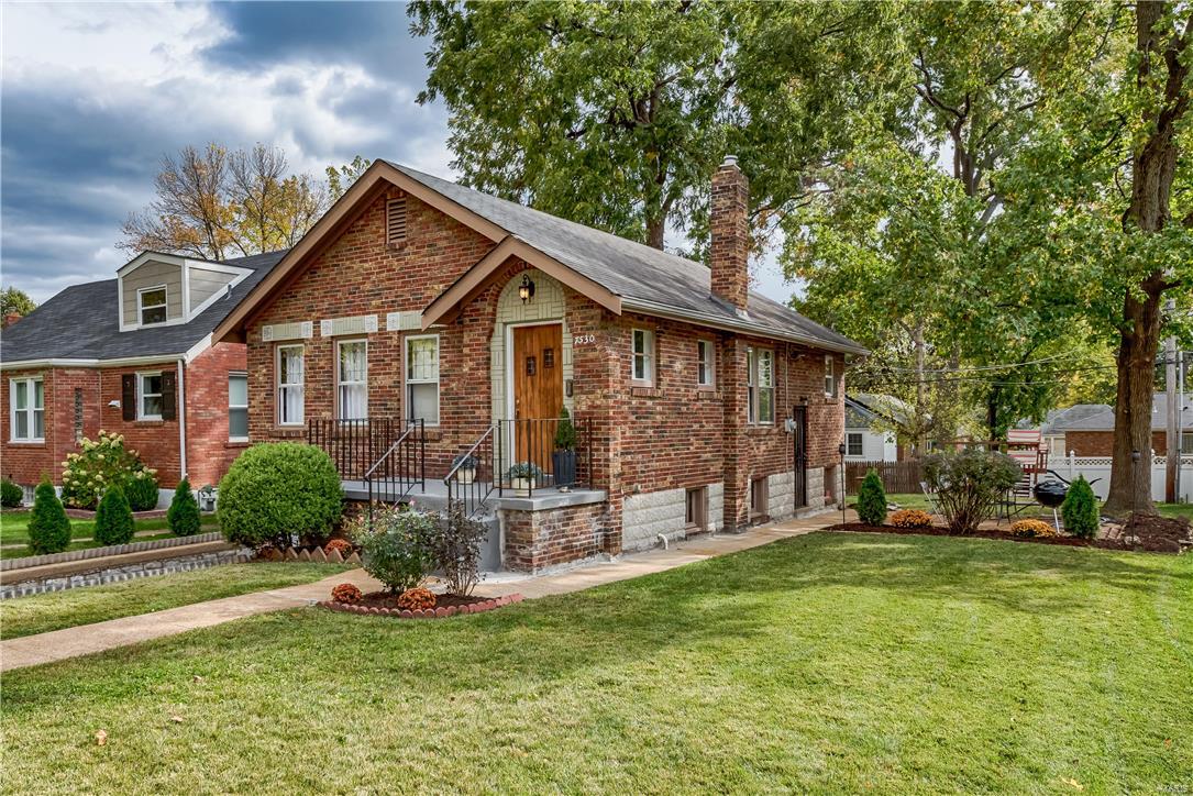 Homes for sale in Saint Louis, MO | 7530 Ahern Ave, Saint Louis, MO 63130 | MLS# MIS17085439