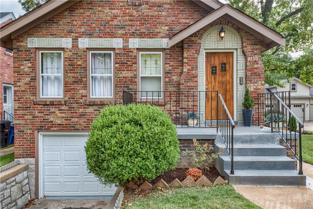 Homes for sale in Saint Louis, MO | 7530 Ahern Ave, Saint Louis, MO 63130 | MLS# MIS17085439