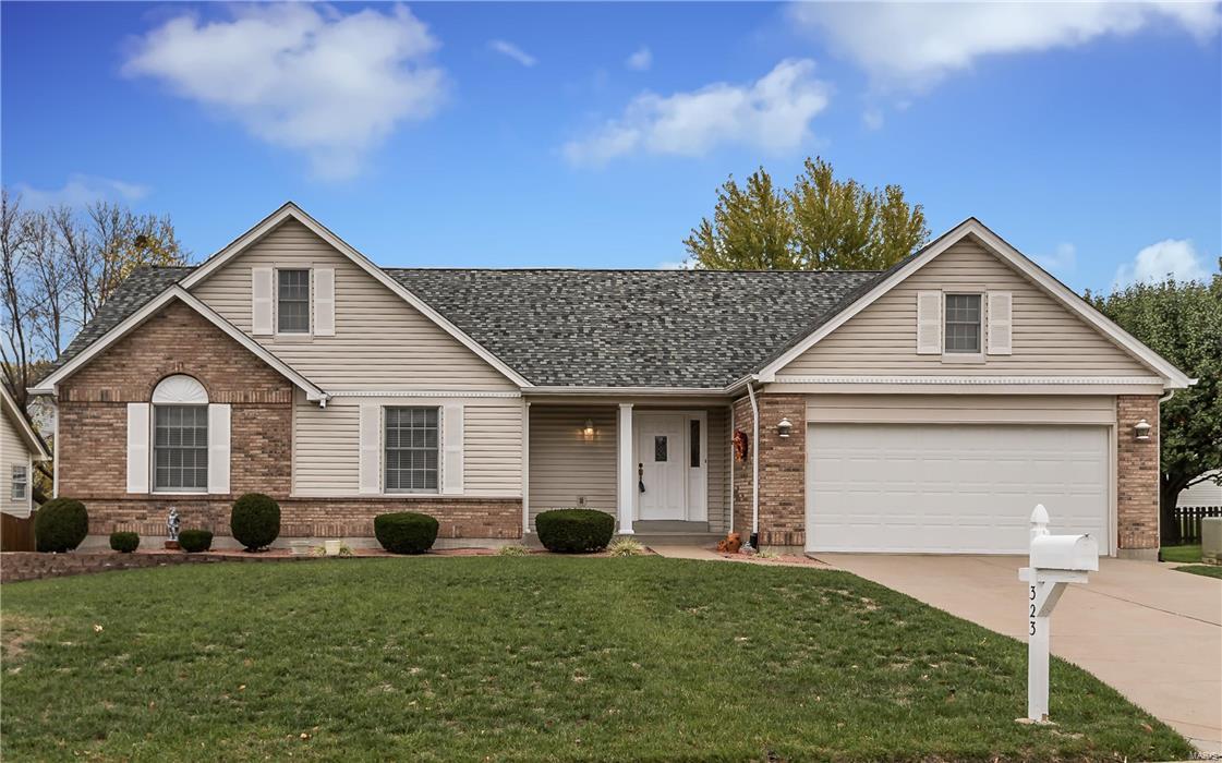 Homes for sale in Saint Charles, MO | 323 Wildberry Ln, Saint Charles, MO 63304 | MLS# MIS17086674