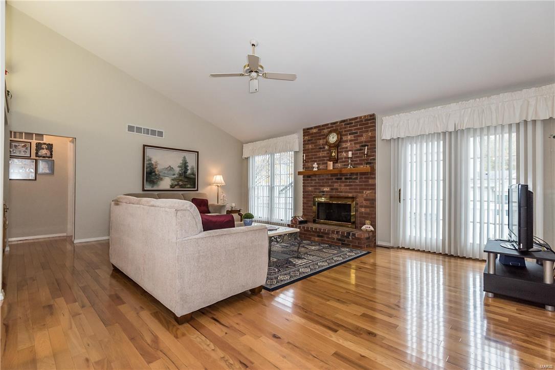 Homes for sale in Saint Charles, MO | 323 Wildberry Ln, Saint Charles, MO 63304 | MLS# MIS17086674