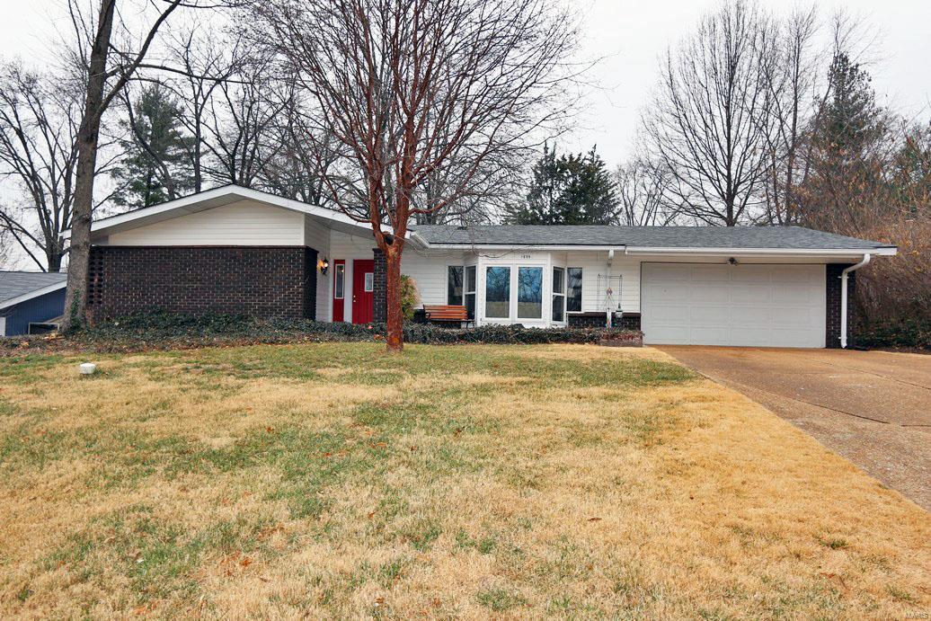 Homes for sale in Saint Louis, MO | 1659 Pepperwood Dr, Saint Louis, MO 63146 | MLS# MIS17096709