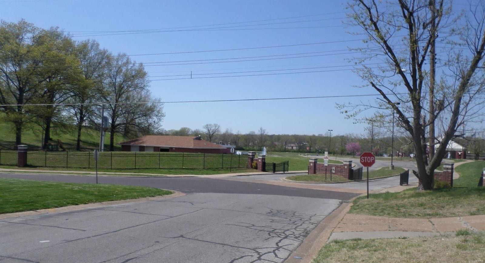 3rd image of 2583 Robley Dr, Saint Louis, MO 63136 | MLS# MIS18037022