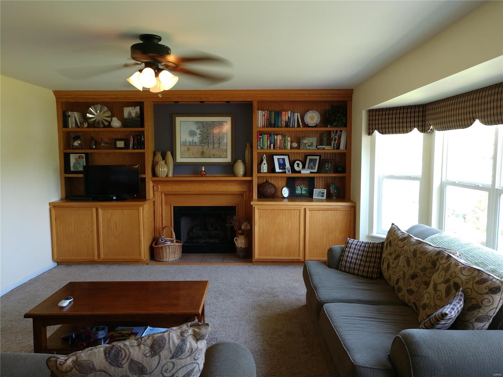 3rd image of 14 Spring Time Ct, Saint Charles, MO 63303 | MLS# MIS18037561