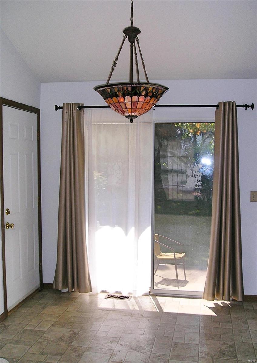 4th image of 5 Abby Michelle Ct, Saint Peters, MO 63376 | MLS# MIS18059894