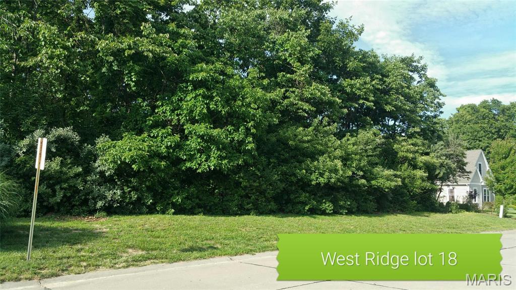 Homes for sale in Grafton, IL | 506 Grafton Hills Dr, Grafton, IL 62037 | MLS# MIS19027217