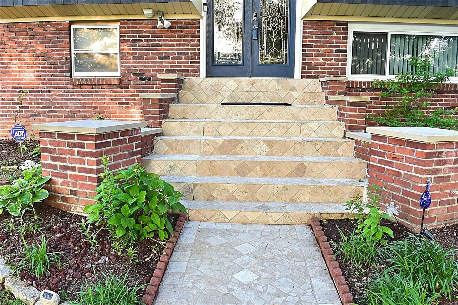 3rd image of 4712 Tonga Dr, Saint Louis, MO 63128 | MLS# MIS19039826