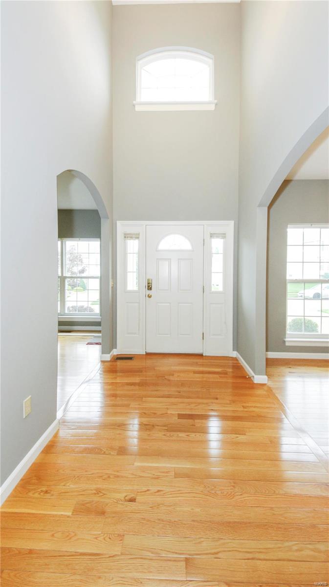 2nd image of 1126 Manor Cove Dr, Saint Charles, MO 63304 | MLS# MIS19048093