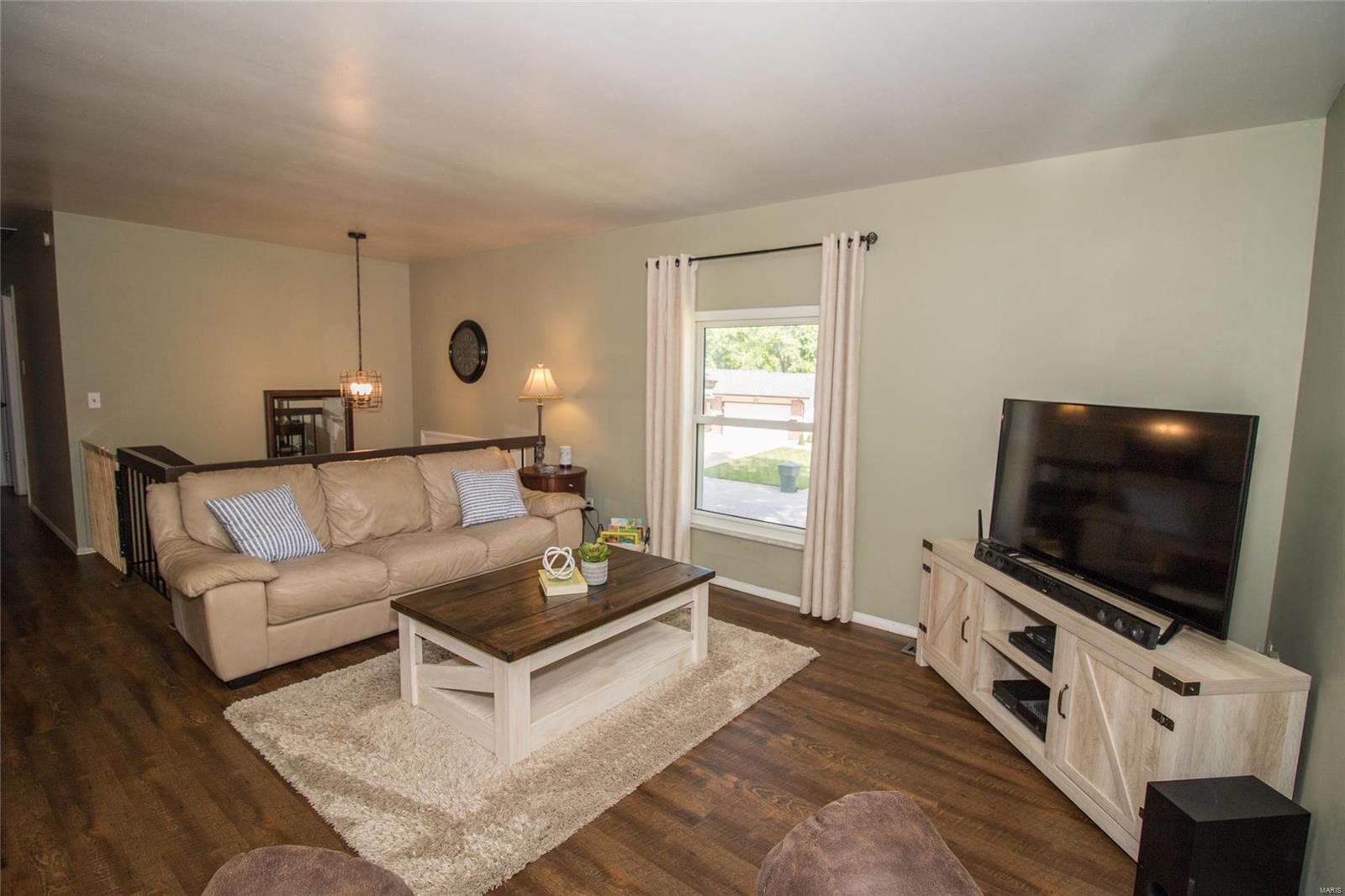 4th image of 27 Glenna Dr, Saint Peters, MO 63376 | MLS# MIS19048205