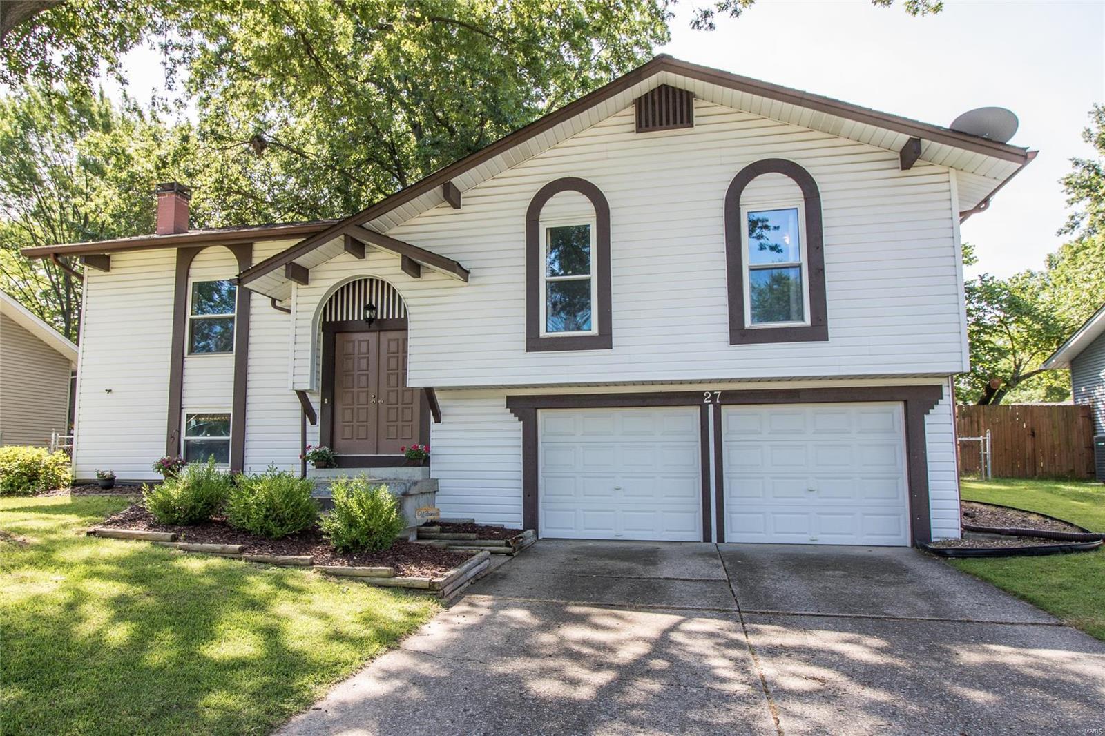 1st image of 27 Glenna Dr, Saint Peters, MO 63376 | MLS# MIS19048205
