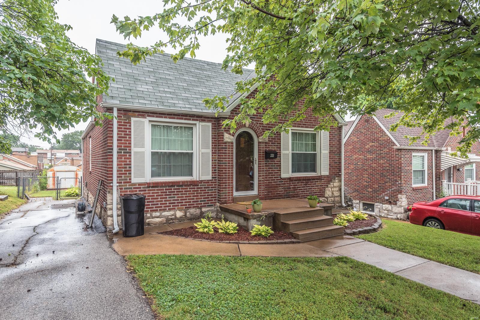 Homes for sale in Saint Louis, MO | 331 Geneva Dr, Saint Louis, MO 63125 | MLS# MIS19054027