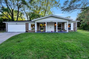 Homes for sale in Saint Louis, MO | 11901 Rosevalley Ln, Saint Louis, MO 63138 | MLS# MIS19059235