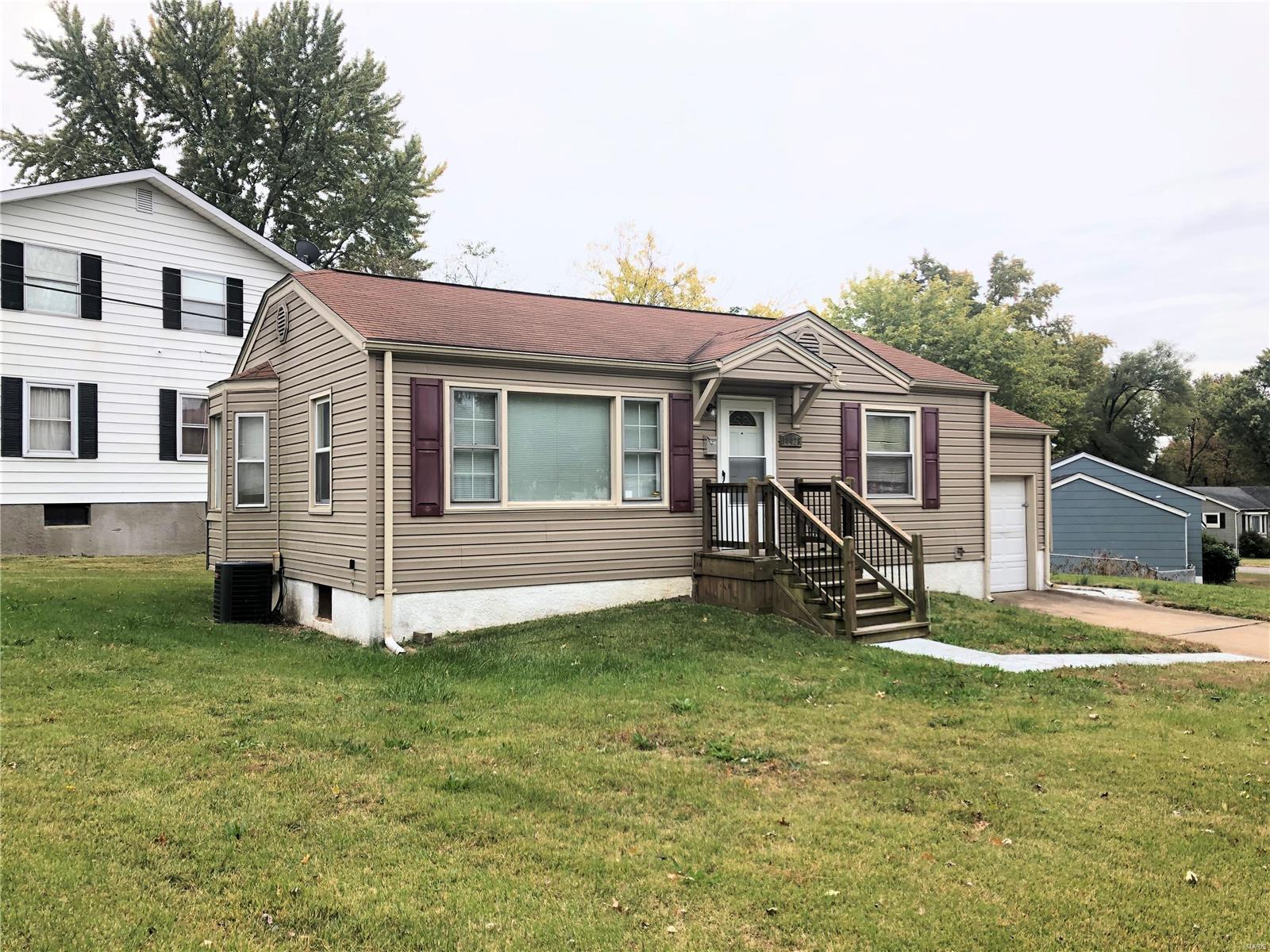 Homes for sale in Saint Louis, MO | 10428 Ashbrook Dr, Saint Louis, MO 63137 | MLS# MIS19079176