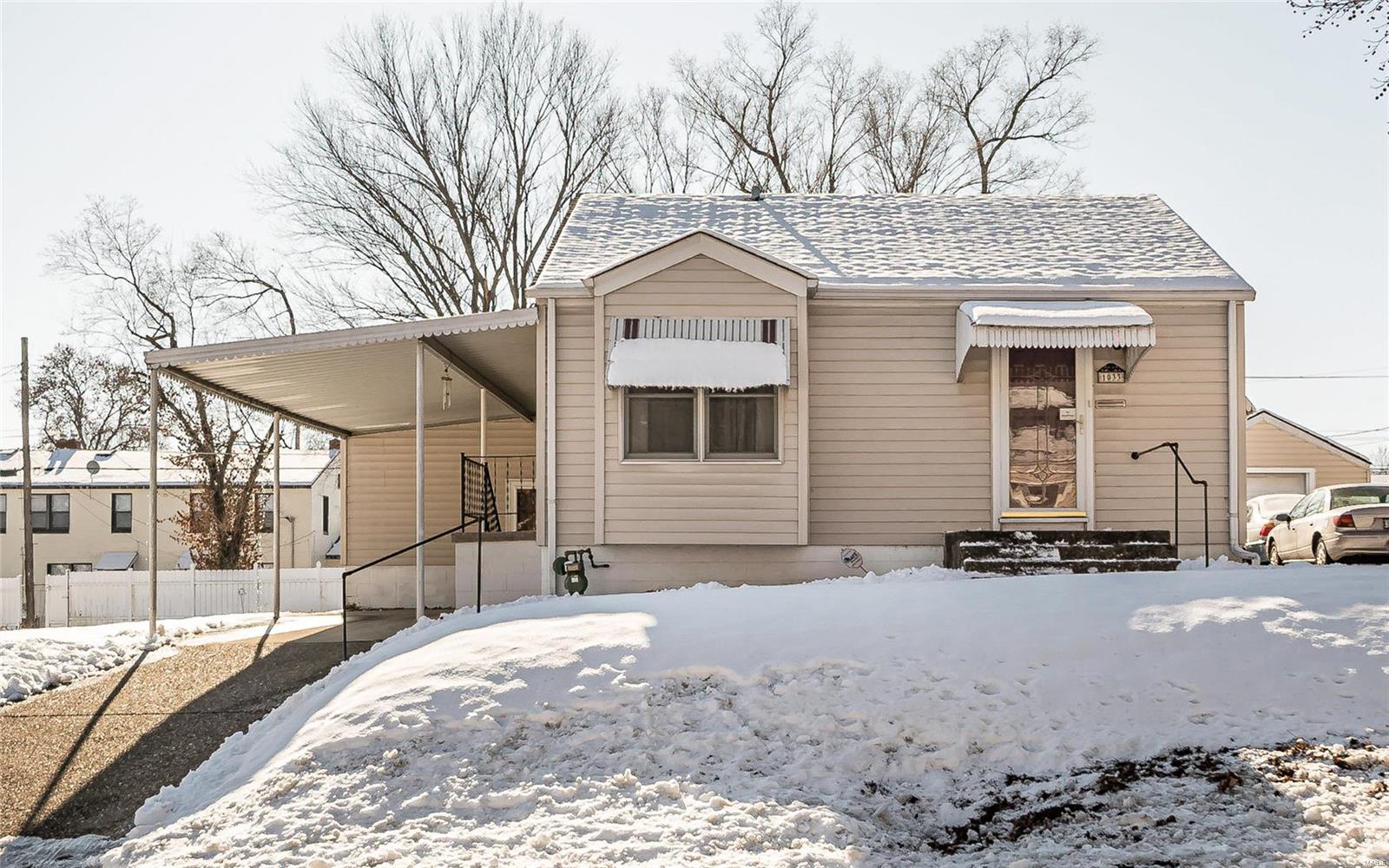 Homes for sale in Saint Charles, MO | 1033 Perry St, Saint Charles, MO 63301 | MLS# MIS19089873
