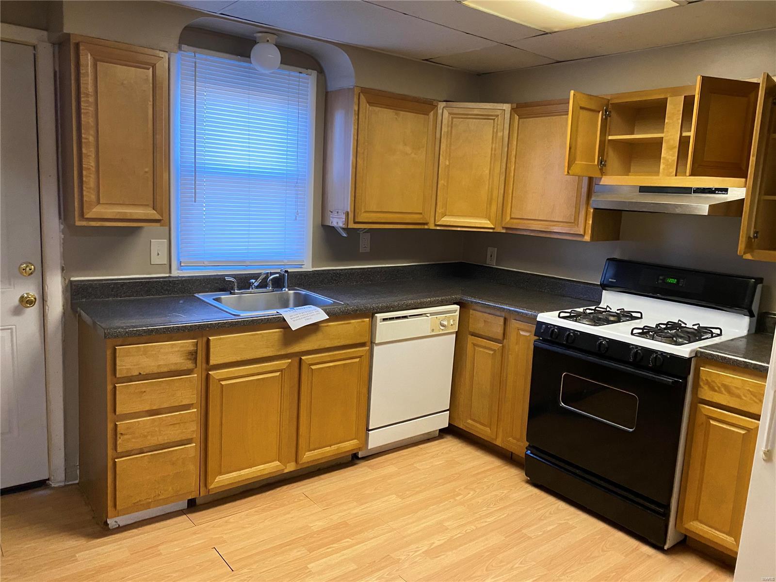 4th image of 448 Georgia Ave, Saint Louis, MO 63135 | MLS# MIS20003725