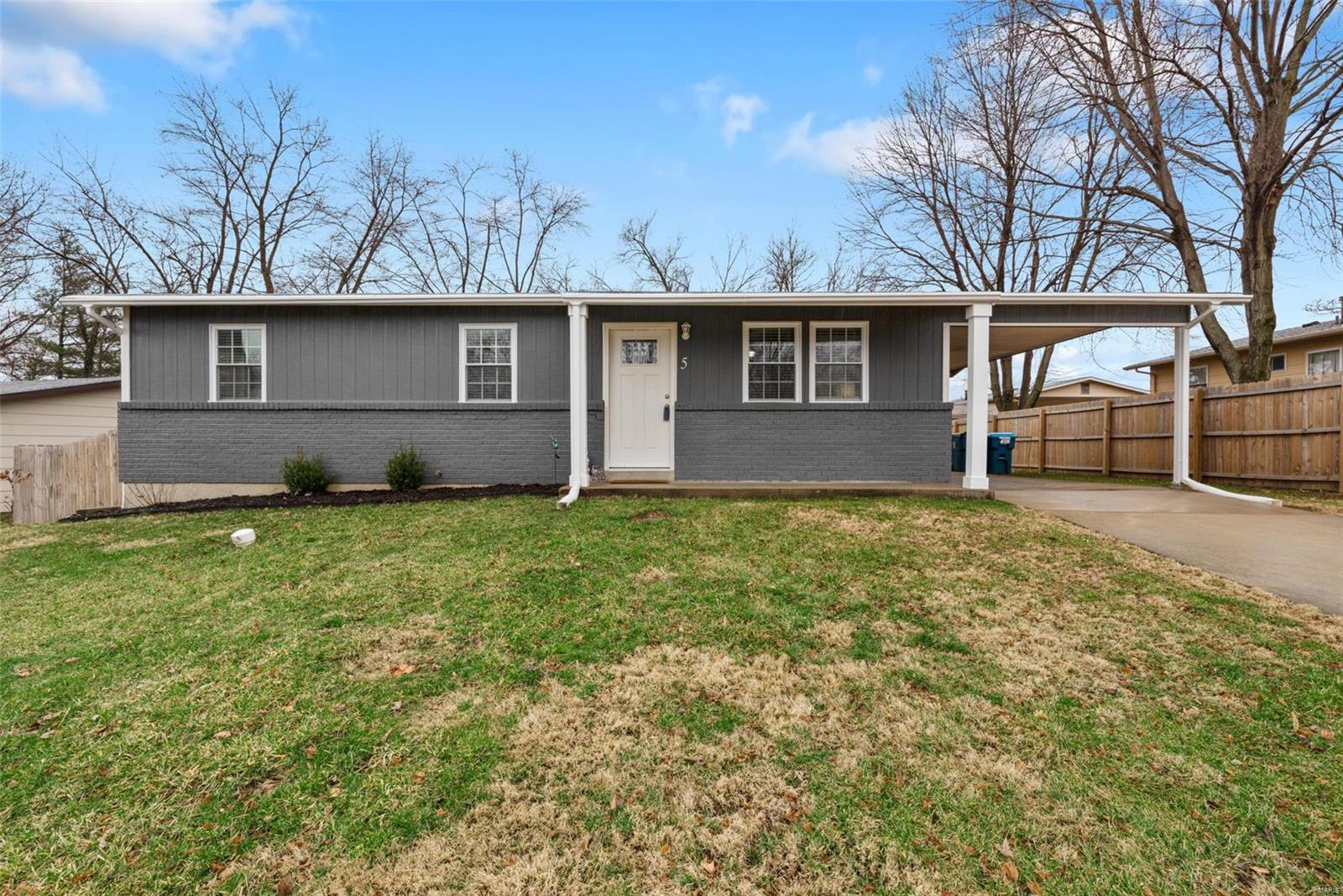 Homes for sale in Saint Charles, MO | 5 Cedar Ct, Saint Charles, MO 63301 | MLS# MIS20005820