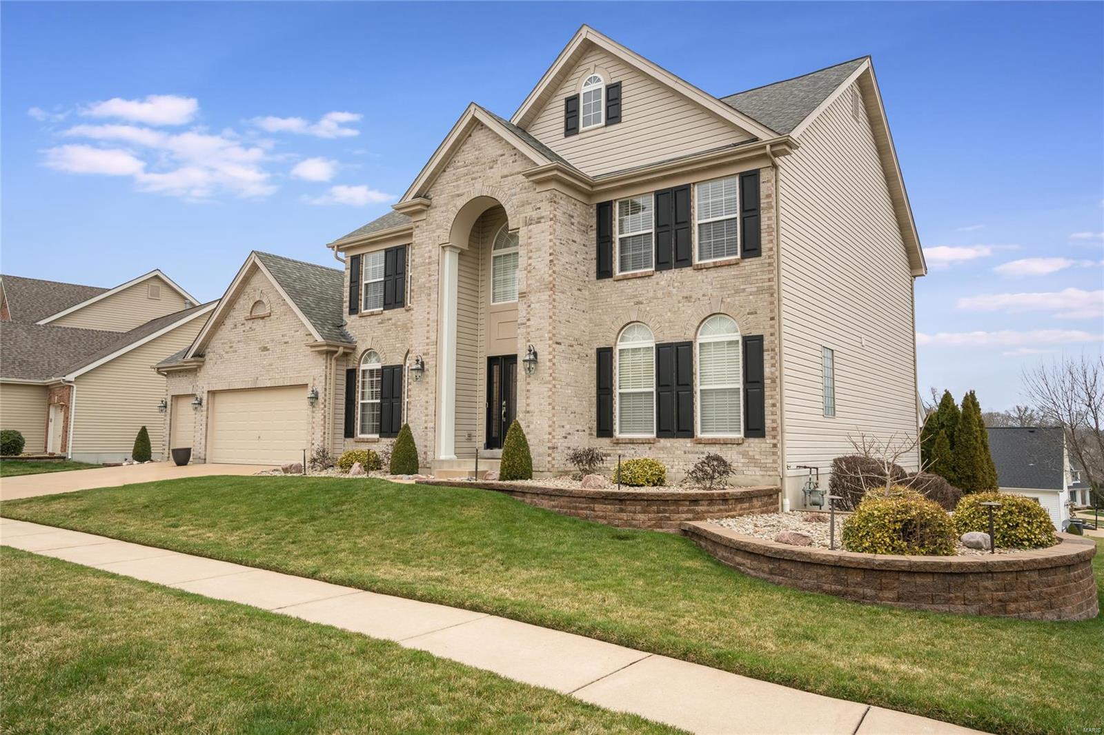 Homes for sale in Saint Louis, MO | 18 Kings Crossing Ct, Saint Louis, MO 63129 | MLS# MIS20014891