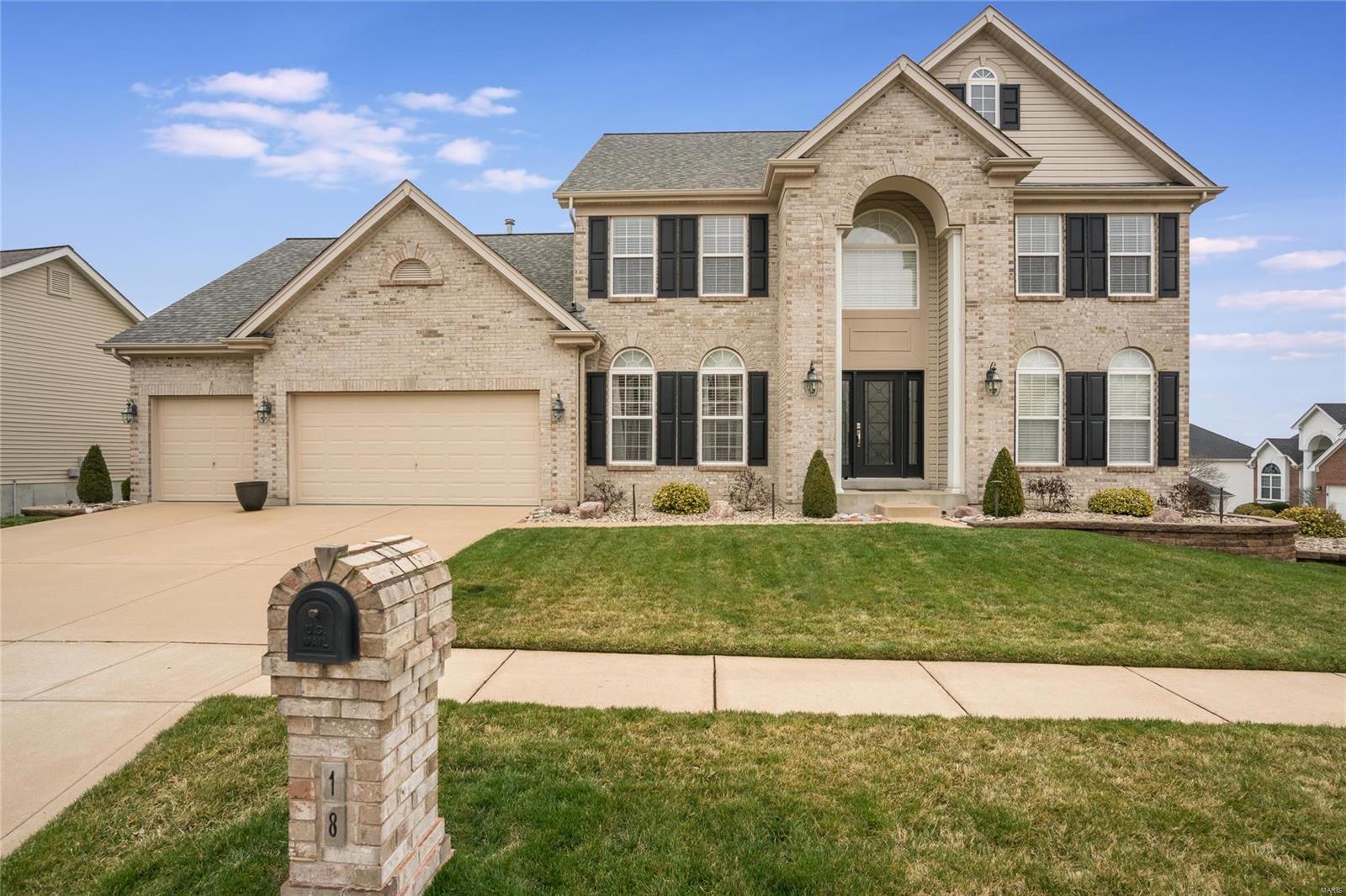 Homes for sale in Saint Louis, MO | 18 Kings Crossing Ct, Saint Louis, MO 63129 | MLS# MIS20014891