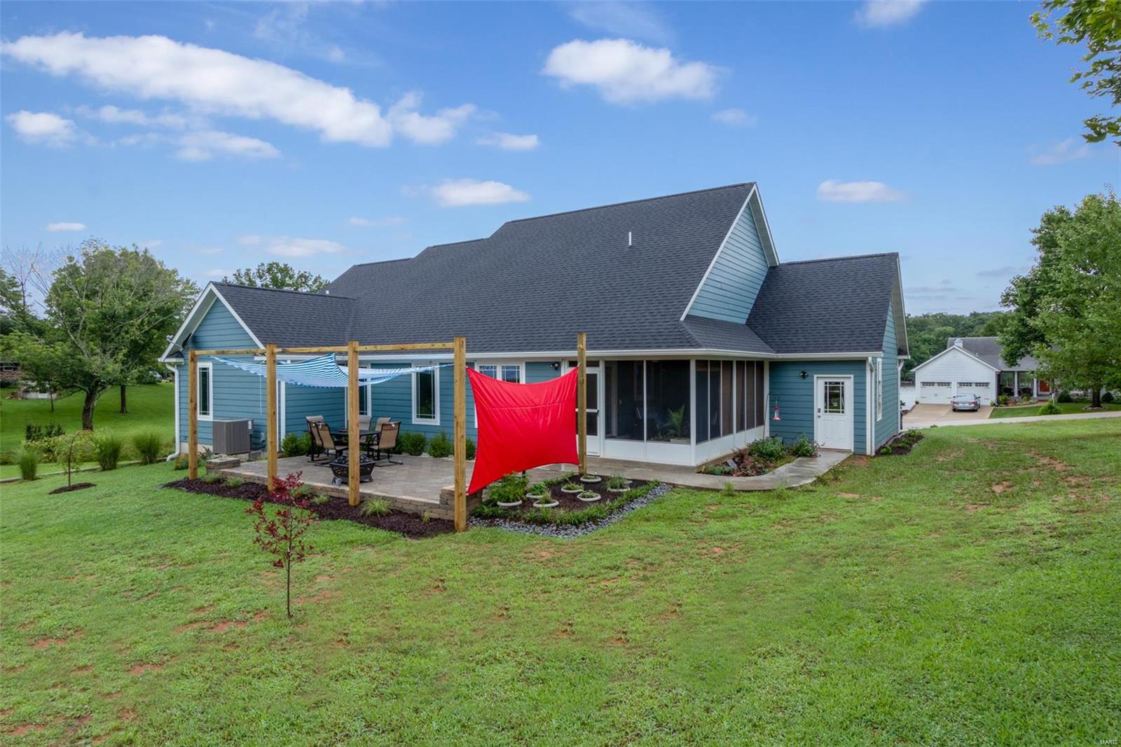 Homes for sale in Sainte Genevieve, MO | 13529 Lakewood Dr, Sainte Genevieve, MO 63670 | MLS# MIS20052347