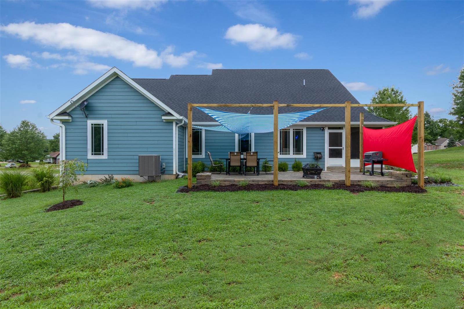 Homes for sale in Sainte Genevieve, MO | 13529 Lakewood Dr, Sainte Genevieve, MO 63670 | MLS# MIS20052347