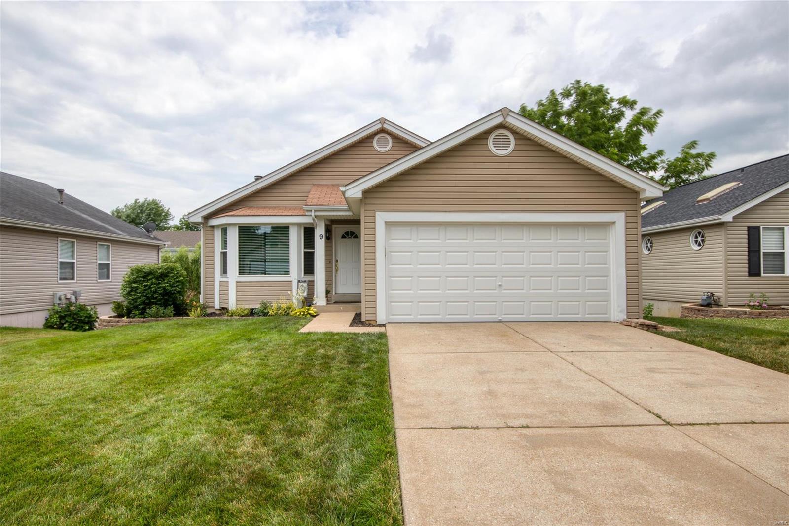 1st image of 9 Queensboro Dr, Saint Peters, MO 63376 | MLS# MIS20060794
