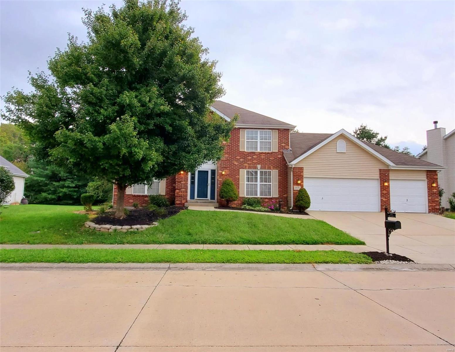 Homes for sale in Belleville, IL | 2408 Bobby Jones Ct, Belleville, IL 62220 | MLS# MIS20070257