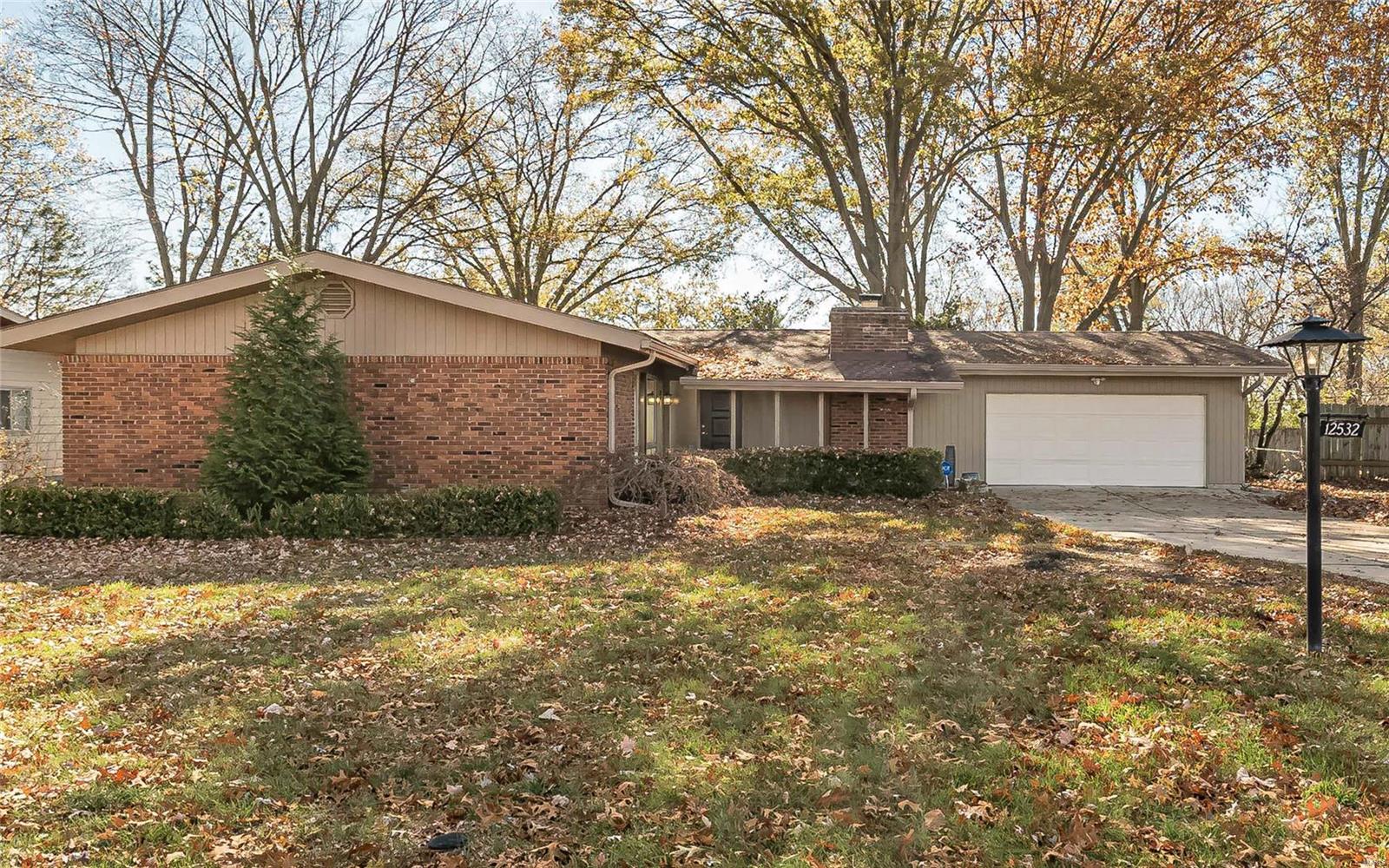 Homes for sale in Saint Louis, MO | 12532 Fee Fee Rd, Saint Louis, MO 63146 | MLS# MIS20080609