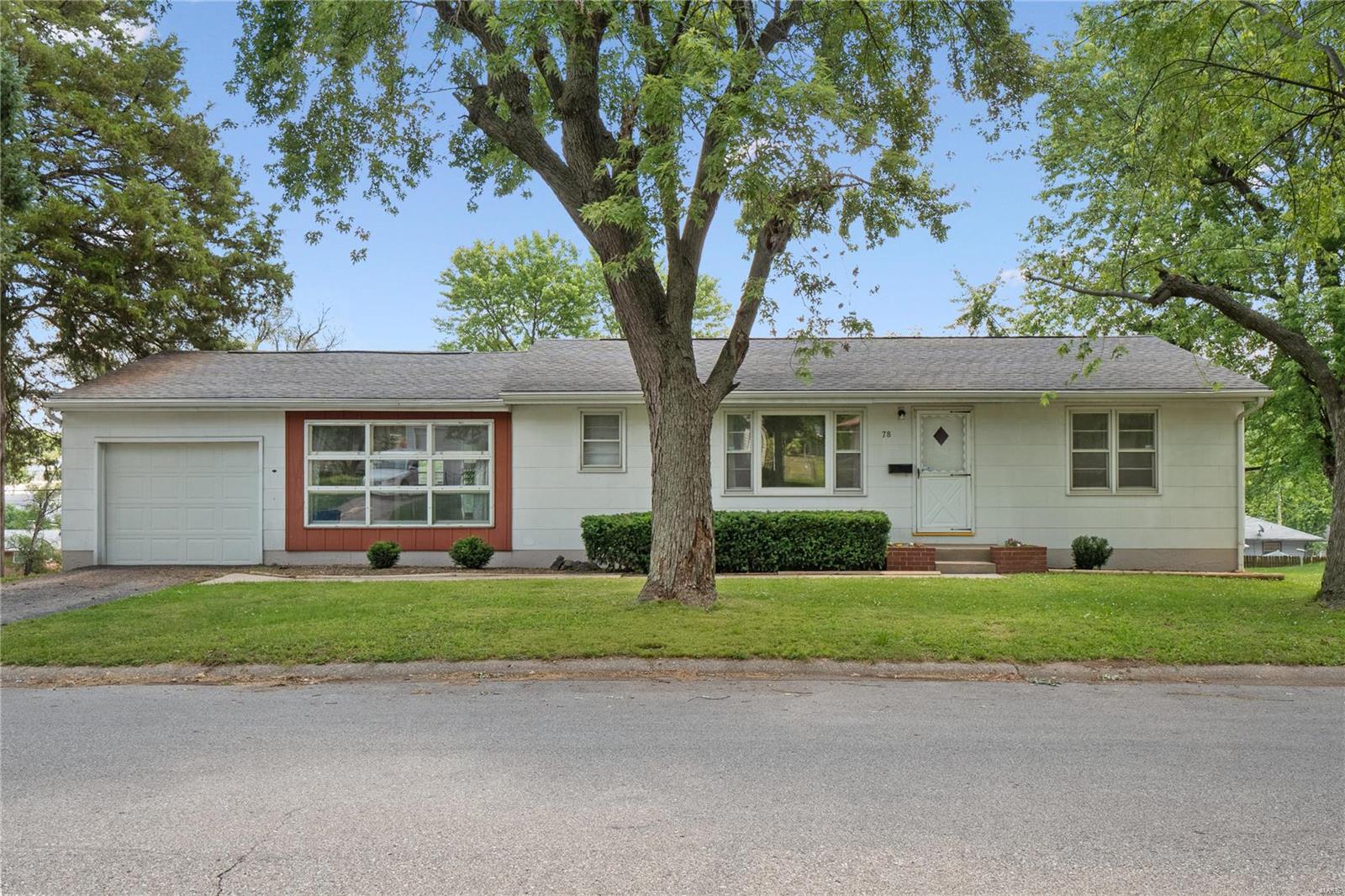 Homes for sale in Saint Charles, MO | 78 Oakdale Ave, Saint Charles, MO 63301 | MLS# MIS21004837