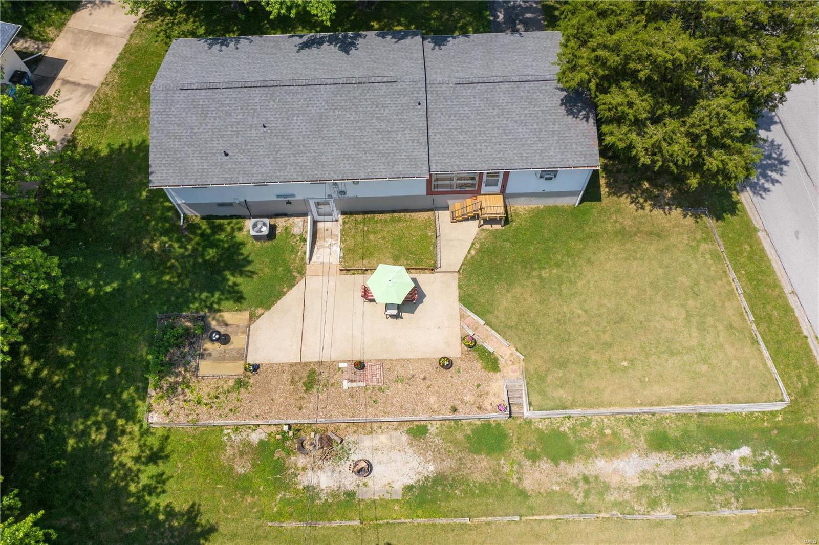 Homes for sale in Saint Charles, MO | 78 Oakdale Ave, Saint Charles, MO 63301 | MLS# MIS21004837