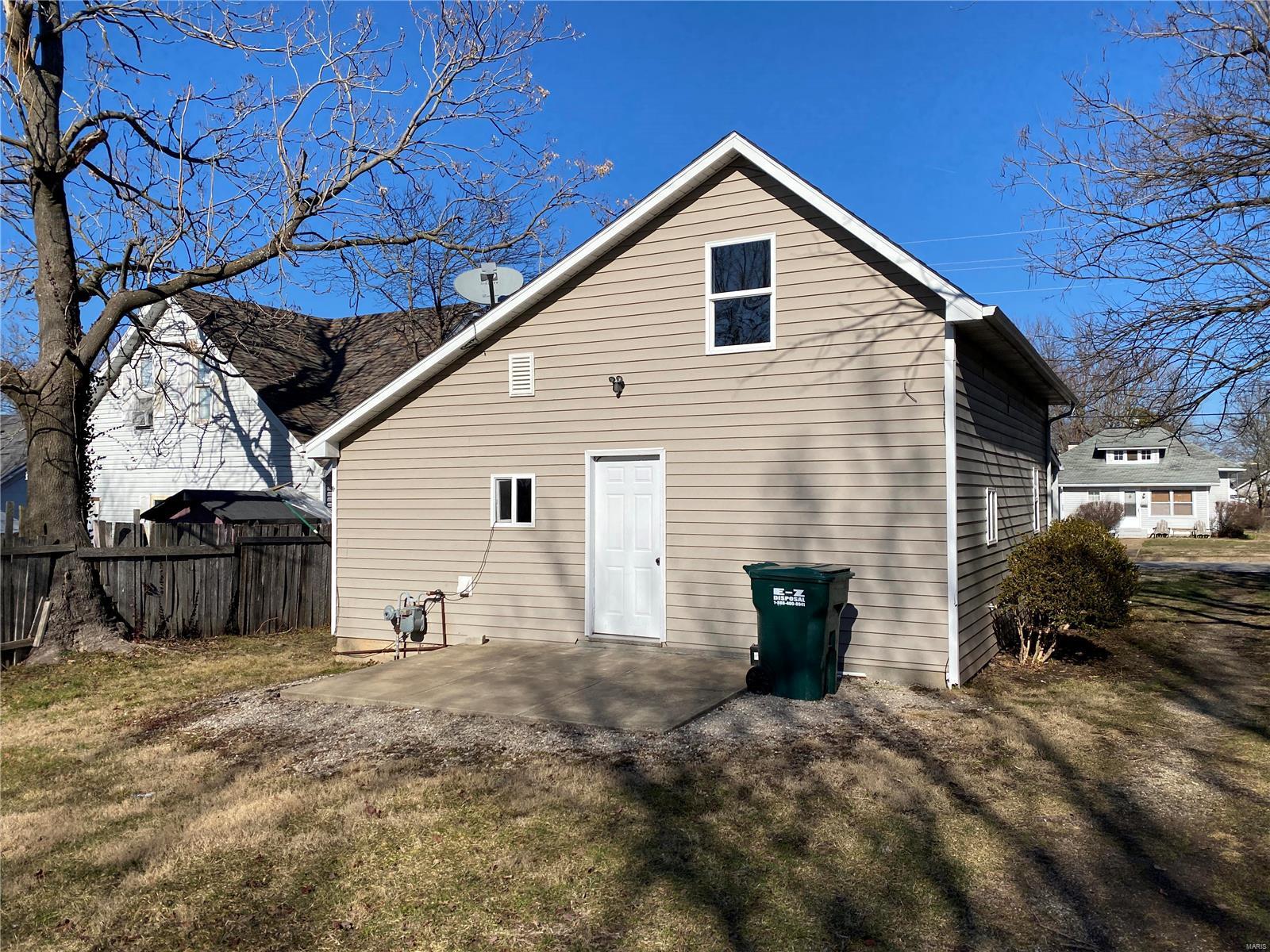 Homes for sale in Lebanon, MO | 363 N Jackson Ave, Lebanon, MO 65536 | MLS# MIS21007435