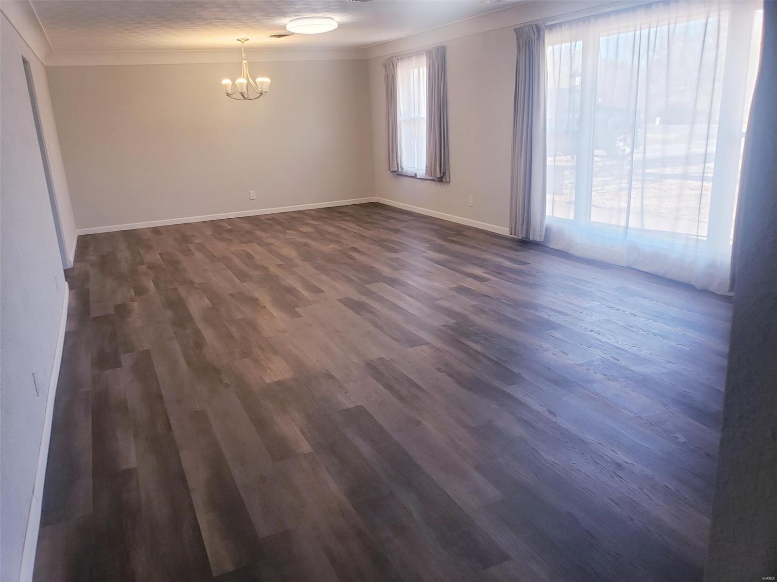 Homes for sale in Edwardsville, IL | 5085 Springfield Dr, Edwardsville, IL 62025 | MLS# MIS21008284