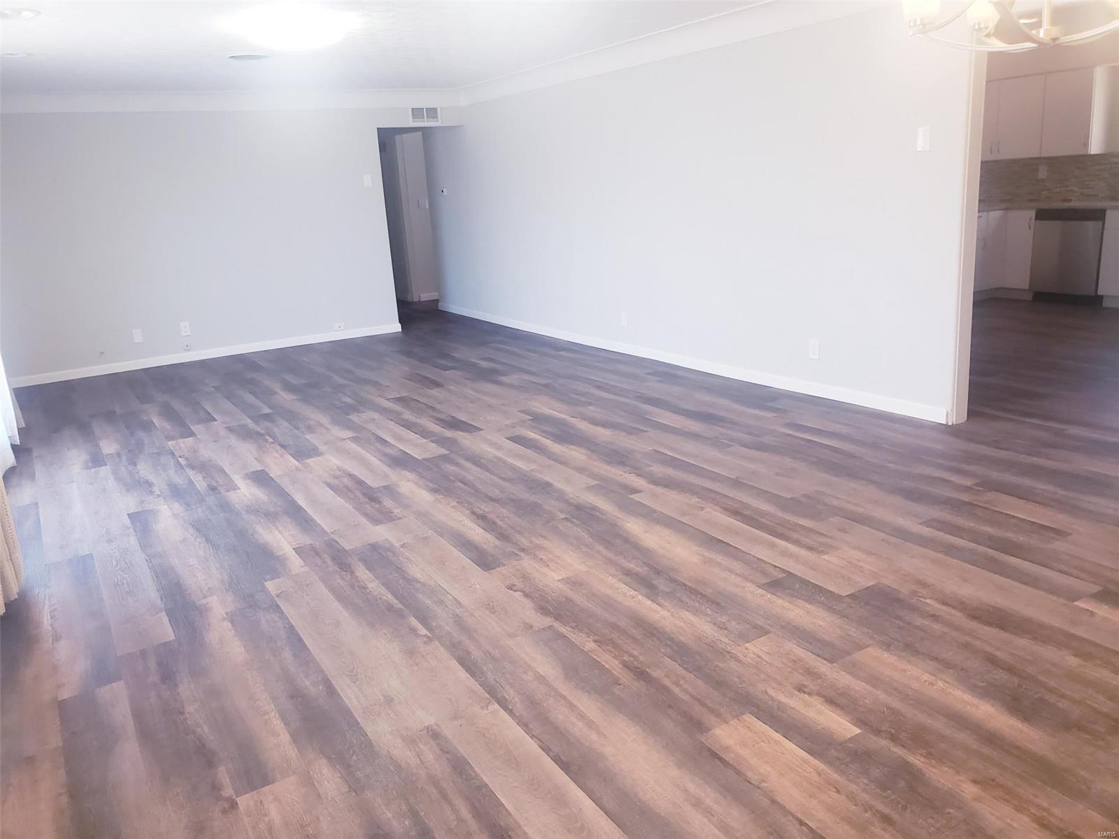 Homes for sale in Edwardsville, IL | 5085 Springfield Dr, Edwardsville, IL 62025 | MLS# MIS21008284