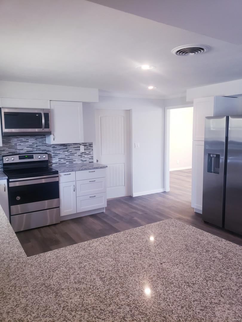 Homes for sale in Edwardsville, IL | 5085 Springfield Dr, Edwardsville, IL 62025 | MLS# MIS21008284